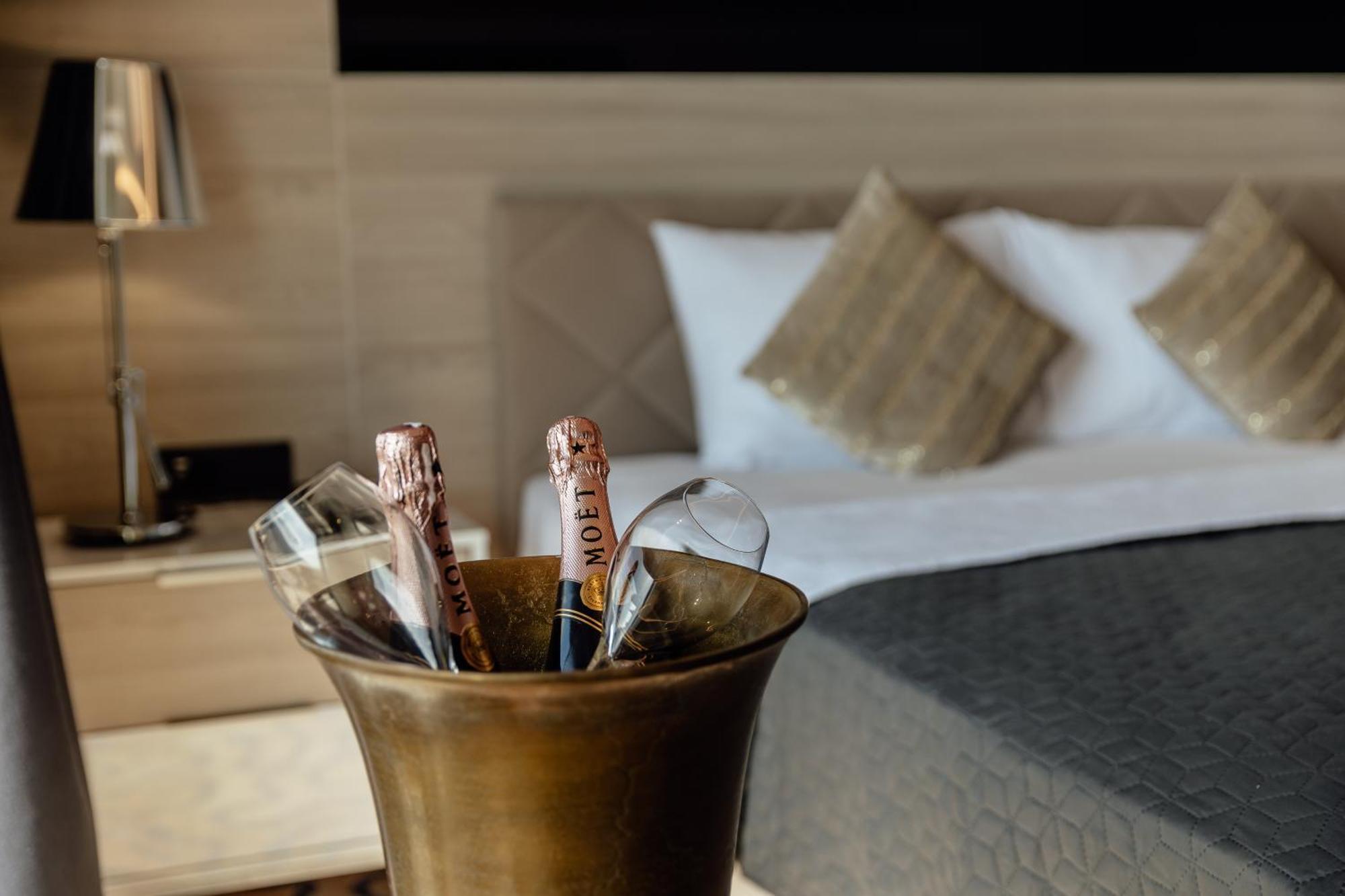Garni Hotel Kruso Herceg Novi Szoba fotó